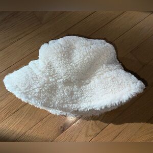 Abercrombie Sherpa Bucket Hat